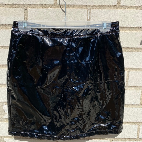 Mini skirt - Picture 2 of 3